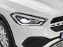 Mercedes-Benz GLA 200 Business Solution Panorama Schuif-Kanteldak | Parkeerpakket met achteruitrijcamera | Ledkoplampen. Inclusief 24 maanden MB Certified garantie voor Europa.