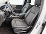 Mercedes-Benz GLA 200 Business Solution Panorama Schuif-Kanteldak | Parkeerpakket met achteruitrijcamera | Ledkoplampen. Inclusief 24 maanden MB Certified garantie voor Europa.