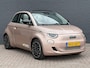 Fiat 500C La Prima 42 kWh WLTP 320km Range | Cabrio | Cruise Control | CarPlay | Camera Achter | Sensoren Voor + Achter | Climate Control | KeyLess | LED |