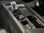 Volvo XC60 2.0 T8 Plug-in hybrid AWD Plus Dark / Panorama dak / Full Lederen interieur / Elektrische stoelen / Adaptive Cruise