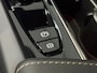 Volvo XC60 2.0 T8 Plug-in hybrid AWD Plus Dark / Panorama dak / Full Lederen interieur / Elektrische stoelen / Adaptive Cruise