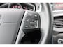 Volvo V40 T2 123PK Automaat Momentum | Org. NL | Styling Kit | Adapt. Cruise | BLIS | PDC Achter | Climate Control | 17" LMV |