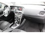 Volvo V40 T2 123PK Automaat Momentum | Org. NL | Styling Kit | Adapt. Cruise | BLIS | PDC Achter | Climate Control | 17" LMV |