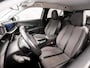 Peugeot 2008 1.2 PureTech Allure Sport (VIRTUAL COCKPIT, APPLE CARPLAY, 360 CAMERA, LEDER, KEYLESS, SPORTSTOELEN, GETINT GLAS, LM VELGEN, NIEUWSTAAT)