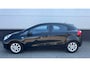 Kia Rio 1.2 CVVT BusinessLine 5drs cruise control - airco - aux en usb - trekhaak - LED - NAP
