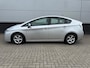 Toyota Prius 1.8 Hybrid Dynamic Business Clima - camera - navi - sensoren - HUD - 1e eigenaar