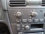 Volvo V40 2.0 europa | trekhaak | nw distributie |