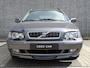 Volvo V40 2.0 europa | trekhaak | nw distributie |