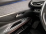Peugeot 3008 1.2 PureTech Allure Automaat (APPLE CARPLAY, GROOT NAVI, LEDER, TREKHAAK, STOELVERWARMING, SPORTSTOELEN, GETINT GLAS, 360 CAMERA, CRUISE, NIEUWSTAAT)