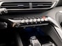 Peugeot 3008 1.2 PureTech Allure Automaat (APPLE CARPLAY, GROOT NAVI, LEDER, TREKHAAK, STOELVERWARMING, SPORTSTOELEN, GETINT GLAS, 360 CAMERA, CRUISE, NIEUWSTAAT)