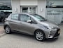 Toyota Yaris 1.5 Hybrid Design | All-Seasons | Trekhaak Afn. | Stoel Verwarmi