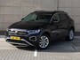 Volkswagen T-Roc 1.0 TSI Oranje Edition 115 pk | App connect | Digitaal dashboard | Led plus | spiegelpakket | Camera