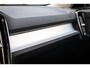 Volvo XC40 1.5 T3 Momentum Pro | Trekhaak | Achteruitrijcamera | Parkeersensoren | Navigatie | Apple Carplay | Android Auto | Elektrische Achterklep | Verwarmde Voorruit | Lichtmetalen Velgen 19 inch