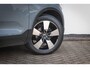 Volvo XC40 1.5 T3 Momentum Pro | Trekhaak | Achteruitrijcamera | Parkeersensoren | Navigatie | Apple Carplay | Android Auto | Elektrische Achterklep | Verwarmde Voorruit | Lichtmetalen Velgen 19 inch