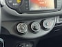 Toyota Yaris 1.3 VVT-i Comfort | Airco | Elektrische ramen voor | Radio CD speler | 15 inch | Multifunctioneel lederen stuurwiel