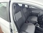 Toyota Yaris 1.3 VVT-i Comfort | Airco | Elektrische ramen voor | Radio CD speler | 15 inch | Multifunctioneel lederen stuurwiel