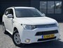 Mitsubishi Outlander 2.0 PHEV Business Edition SOH 73%,Trekhaak,Navi,Camera,Keyless,Halfleder,Clima,Cruise,Lm velgen,N.A.P,Apk tot 04-2027