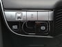Hyundai Ioniq 5 Connect 77.4 kWh / SOH 100% / Fabrieksgarantie tot 04-2028 / Dealer onderhouden / CCS snelladen / WLTP bereik 507 km bereik stad 710 km / Stuur- Stoel & Achterbank verwarming / Trekgewicht 1600 kg / Achteruitrijcamera / Adaptief cruise control /