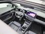 Volkswagen Tiguan 1.5 eHybrid R-Line Edition 272 PK | R-Line | Automaat | Navigatie | Panoramadak | Harman Kardon | Inklapbare trekhaak | Head-up display | 360 Camera | Stoelmassage | Stoelventilatie voor | Stoelverwarming voor + achter | Stuurverwarming | HD Matrix |