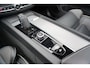 Volvo XC60 2.0 T6 Plug-in hybrid AWD Plus Dark Long Range | Bowers & Wilkins | Harman Kardon | Dealer onderhouden | 21 inch | Schuif/kanteldak | Adaptieve cruise control | Trekhaak | Stoelverwarming |