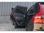 Volvo XC60 2.0 T6 Plug-in hybrid AWD Ultra Black Edition long Range | Luchtvering | Bowers&Wilkins | Zwenkbare trekhaak | Panoramadak | Memory | Blis |
