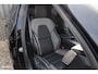 Volvo XC60 2.0 T6 Plug-in hybrid AWD Ultra Black Edition long Range | Luchtvering | Bowers&Wilkins | Zwenkbare trekhaak | Panoramadak | Memory | Blis |