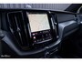 Volvo XC60 2.0 T6 Plug-in hybrid AWD Ultra Black Edition long Range | Luchtvering | Bowers&Wilkins | Zwenkbare trekhaak | Panoramadak | Memory | Blis |