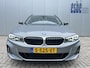 BMW 3-Serie Touring 320e Trekhaak Leder Camera Live Cockpit Plus Widescreen Elektrische Sportstoelen Stoelverwarming Extra Getint Glas Shadow Line Hifi Apple Carplay Android Auto Plug In Hybride NL Auto 1e Eigenaar BTW
