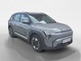Kia EV3 Air 58.3 kWh | Achteruitrijcamera | Parkeersensoren voor en achter | 17" lichtmetalen velgen | Snelwegassistentie | Let op is een Demo, voor actuele kilometerstand bel de vestiging |