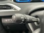 Peugeot 2008 1.2 PureTech Allure | Navigatie | Cruise/Control | PDC | Climate/Control | Panoramadak | Stoelverwarming |
