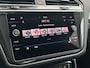 Volkswagen Tiguan 1.5 TSI Life | Stoelverwarming | Adaptieve Cruise Control | Navigatie | Climate Control | Metallic Lak | Climate Control | Automaat | Getinte Ramen | Dakrails | Lichtmetalen Velgen |