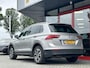 Volkswagen Tiguan 1.5 TSI Life | Stoelverwarming | Adaptieve Cruise Control | Navigatie | Climate Control | Metallic Lak | Climate Control | Automaat | Getinte Ramen | Dakrails | Lichtmetalen Velgen |