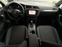 Volkswagen Tiguan 1.5 TSI Life | Stoelverwarming | Adaptieve Cruise Control | Navigatie | Climate Control | Metallic Lak | Climate Control | Automaat | Getinte Ramen | Dakrails | Lichtmetalen Velgen |