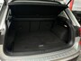 Volkswagen Tiguan 1.5 TSI Life | Stoelverwarming | Adaptieve Cruise Control | Navigatie | Climate Control | Metallic Lak | Climate Control | Automaat | Getinte Ramen | Dakrails | Lichtmetalen Velgen |