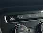 Volkswagen Tiguan 1.5 TSI Life | Stoelverwarming | Adaptieve Cruise Control | Navigatie | Climate Control | Metallic Lak | Climate Control | Automaat | Getinte Ramen | Dakrails | Lichtmetalen Velgen |