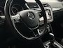 Volkswagen Tiguan 1.5 TSI Life | Stoelverwarming | Adaptieve Cruise Control | Navigatie | Climate Control | Metallic Lak | Climate Control | Automaat | Getinte Ramen | Dakrails | Lichtmetalen Velgen |