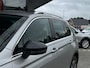 Volkswagen Tiguan 1.5 TSI Life | Stoelverwarming | Adaptieve Cruise Control | Navigatie | Climate Control | Metallic Lak | Climate Control | Automaat | Getinte Ramen | Dakrails | Lichtmetalen Velgen |