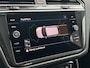 Volkswagen Tiguan 1.5 TSI Life | Stoelverwarming | Adaptieve Cruise Control | Navigatie | Climate Control | Metallic Lak | Climate Control | Automaat | Getinte Ramen | Dakrails | Lichtmetalen Velgen |
