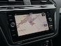 Volkswagen Tiguan 1.5 TSI Life | Stoelverwarming | Adaptieve Cruise Control | Navigatie | Climate Control | Metallic Lak | Climate Control | Automaat | Getinte Ramen | Dakrails | Lichtmetalen Velgen |