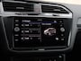 Volkswagen Tiguan 1.4 TSI eHybrid R-Line Business 245pk DSG | Dealer onderhouden | Navigatie | Winterpakket | Cruise control | Climate control | Trekhaak |