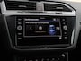 Volkswagen Tiguan 1.4 TSI eHybrid R-Line Business 245pk DSG | Dealer onderhouden | Navigatie | Winterpakket | Cruise control | Climate control | Trekhaak |