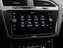 Volkswagen Tiguan 1.4 TSI eHybrid R-Line Business 245pk DSG | Dealer onderhouden | Navigatie | Winterpakket | Cruise control | Climate control | Trekhaak |