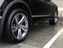 Volkswagen Tiguan 1.4 TSI eHybrid R-Line Business 245pk DSG | Dealer onderhouden | Navigatie | Winterpakket | Cruise control | Climate control | Trekhaak |