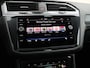 Volkswagen Tiguan 1.4 TSI eHybrid R-Line Business 245pk DSG | Dealer onderhouden | Navigatie | Winterpakket | Cruise control | Climate control | Trekhaak |