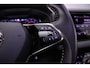 Skoda Karoq Sportline Business 1.5 TSI 150pk DSG Automaat Trekhaak, Panoramadak, Elektrische achterklep, Adaptive cruise control, Achteruitrijcamera, Navigatie