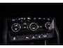 Skoda Karoq Sportline Business 1.5 TSI 150pk DSG Automaat Trekhaak, Panoramadak, Elektrische achterklep, Adaptive cruise control, Achteruitrijcamera, Navigatie