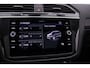 Volkswagen Tiguan R-Line Business+ 1.4 TSI eHybrid 245pk DSG Automaat Trekhaak, Panoramadak, Adaptive cruise control, Achteruitrijcamera, Navigatie