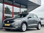 Volkswagen T-Roc 1.0 TSI Style | Adaptieve Cruise Control | Navigatie | Achteruitrijcamera | Climate Control | Bluetooth | Lichtmetalen Velgen | Metallic Lak |