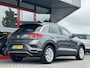 Volkswagen T-Roc 1.0 TSI Style | Adaptieve Cruise Control | Navigatie | Achteruitrijcamera | Climate Control | Bluetooth | Lichtmetalen Velgen | Metallic Lak |