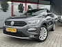 Volkswagen T-Roc 1.0 TSI Style | Adaptieve Cruise Control | Navigatie | Achteruitrijcamera | Climate Control | Bluetooth | Lichtmetalen Velgen | Metallic Lak |